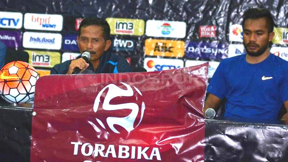 Djadjang Nurdjaman hanya akan membawa 18 pemain saat Persib Bandung melawat ke Mitra Kukar. Copyright: &copy; Muhammad Ginanjar/Indosport